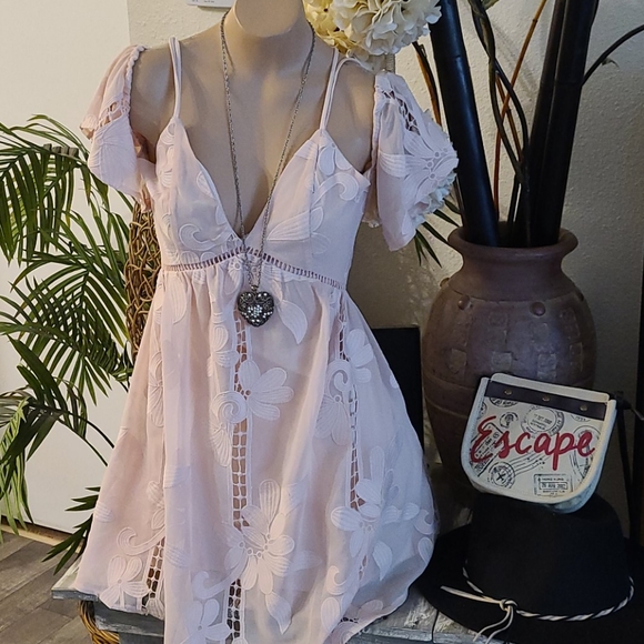 SALE LOVERS AND FRIENDS PINK EMBROIDERED DRESS - Picture 9 of 16